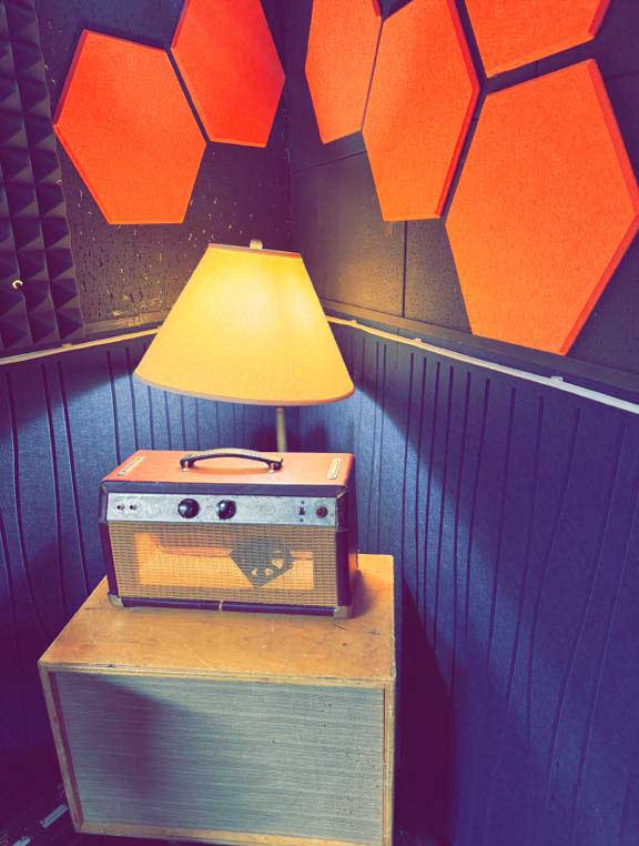 Repaired 1970s Gibson tube amplifier